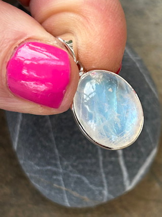 Rainbow Moonstone Pendant from Silver Gemstone Pendants